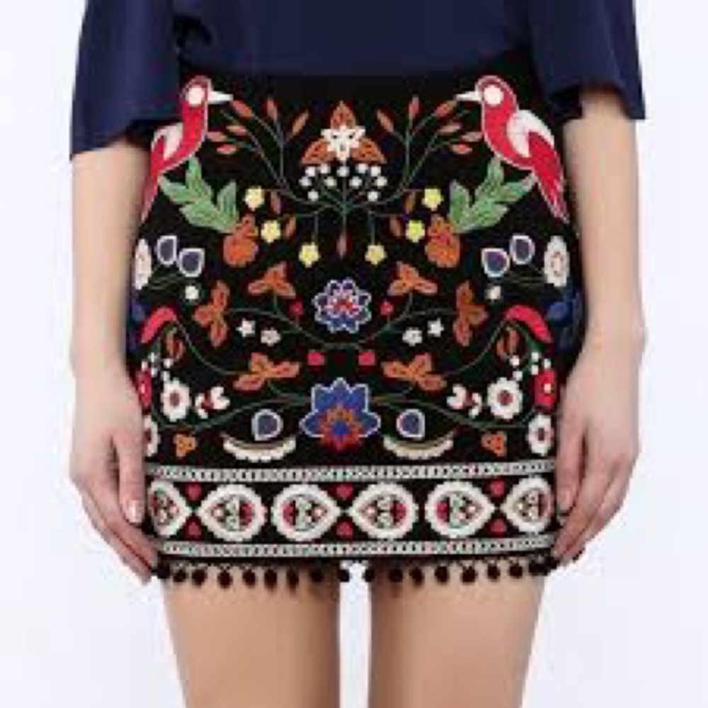 Umgee Boho Festival Embroidered Mini Skirt Birds Floral Pom Trim – Size Small - Picture 2 of 13